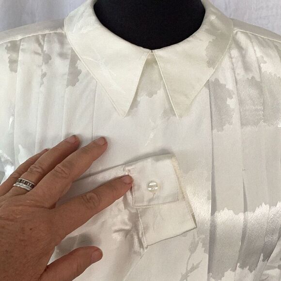 Vintage Jones New York Silk Blouse Cream Shoulder Pads Women’s Small - Picture 6 of 8